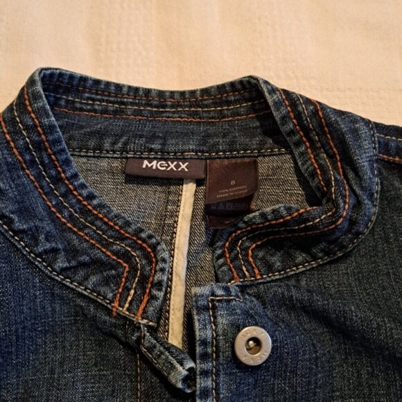 MEXX women's size 8 distressed jean jacket, form fitting style - Picture 5 of 9